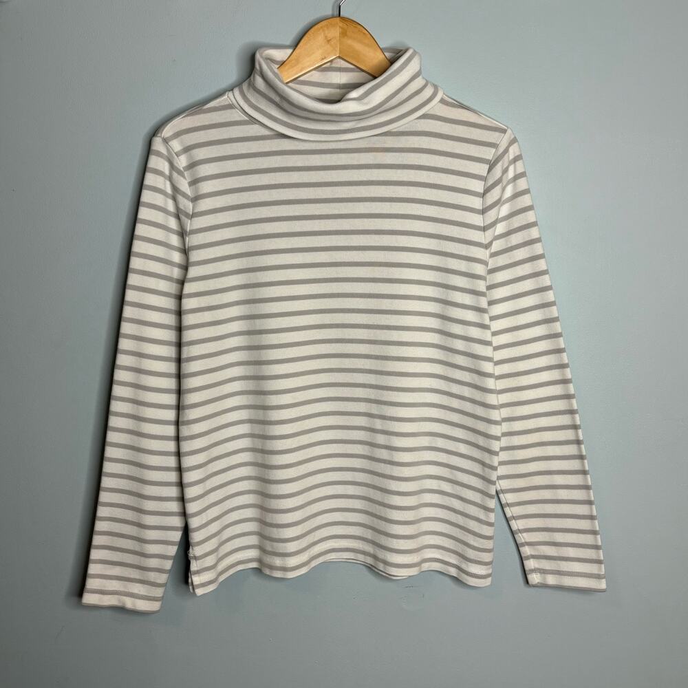Vineyard Vines Striped Long Sleeve Turtleneck in White/Grey